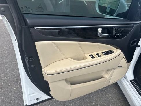 Used 2015 Hyundai Equus Ultimate RWD image 9