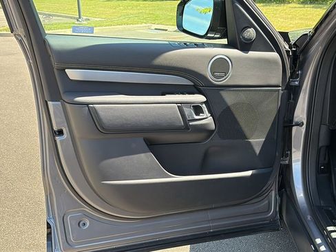 Certified 2025 Land Rover Discovery Dynamic SE AWD/4WD image 8
