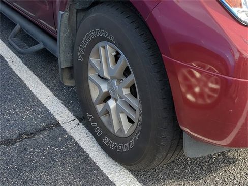 Used 2020 Nissan Frontier SV image 8