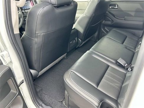 Used 2024 Nissan Frontier SL w/ Technology Package image 20