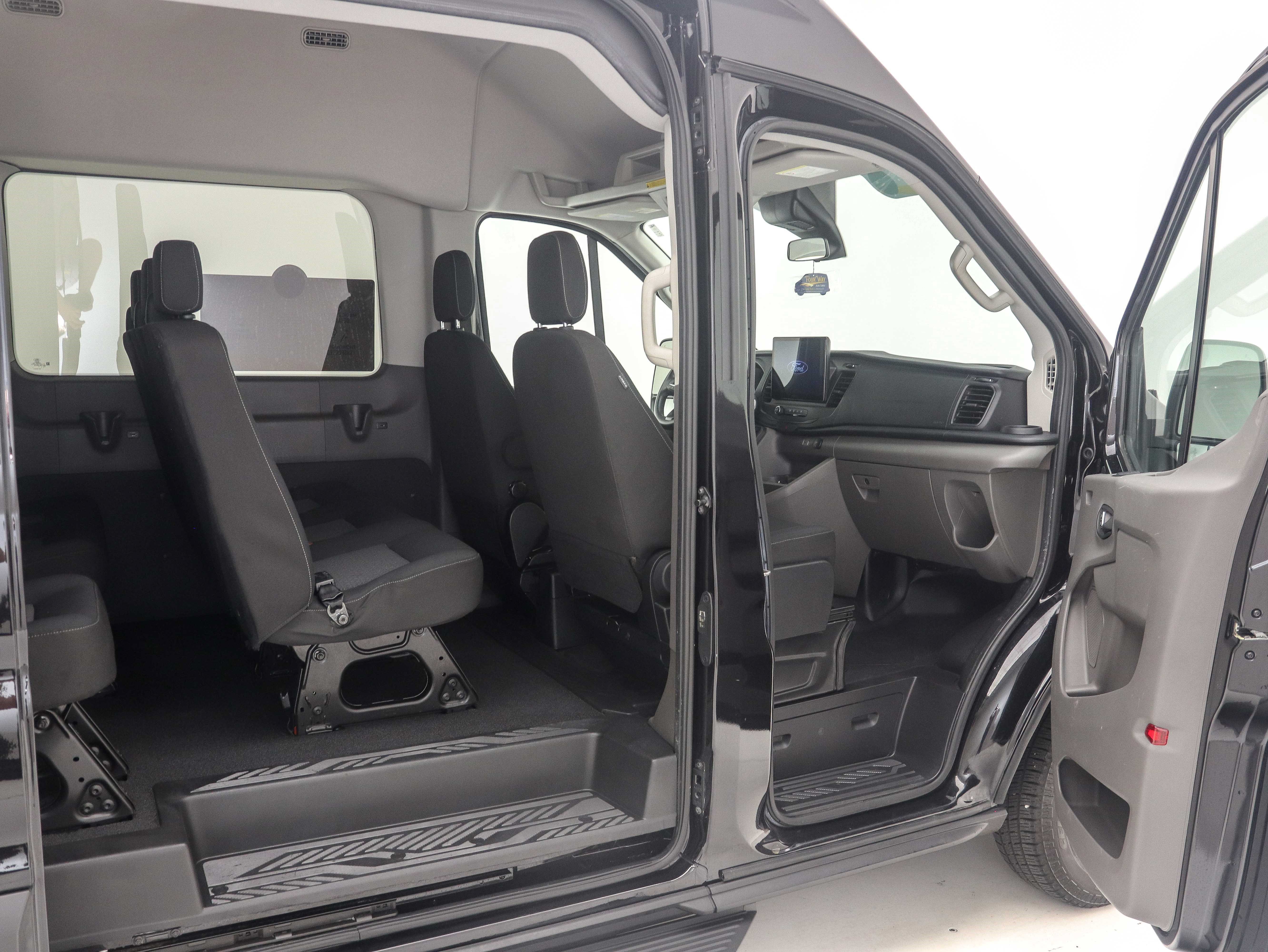 Used 2023 Ford Transit 350 XL RWD image 11