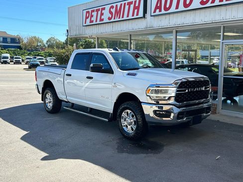 Used 2022 RAM 3500 Big Horn w/ Level C Equiment Group image 5