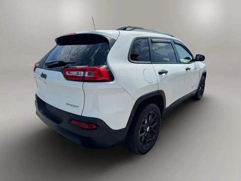 Used 2016 Jeep Cherokee Sport FWD image 9