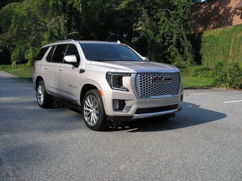 Used 2022 GMC Yukon Denali w/ Max Trailering Package AWD/4WD image 1