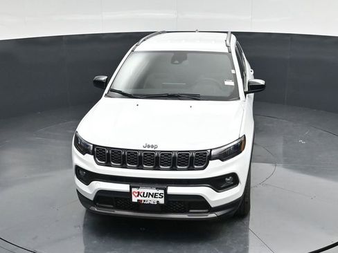 New 2026 Jeep Compass Altitude image 44