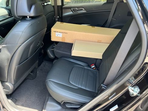 Certified 2025 Kia Sportage SX FWD image 15
