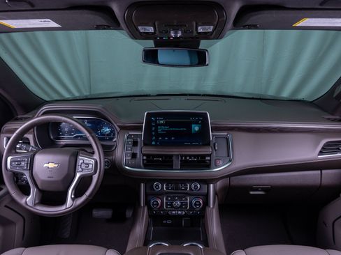 Used 2023 Chevrolet Tahoe LT w/ Luxury Package AWD/4WD image 14