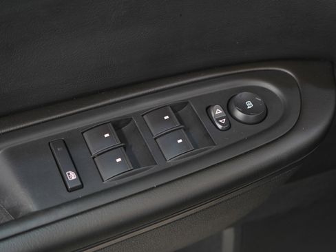 Used 2016 GMC Acadia SLE image 26