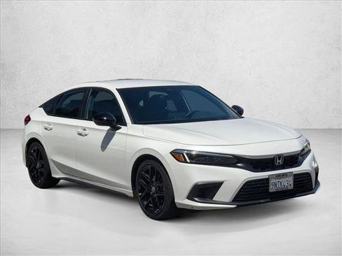 Used 2024 Honda Civic Sport image 3