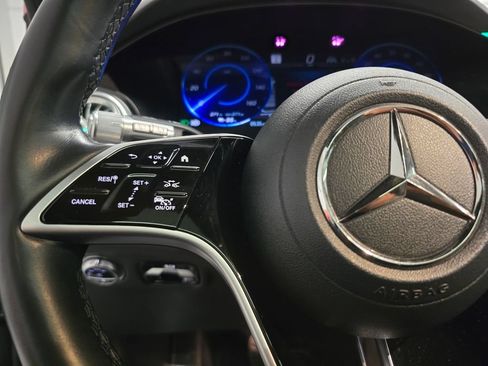 Used 2023 Mercedes-Benz EQS 580 4MATIC SUV w/ Exclusive Trim Package image 21