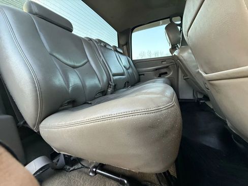 Used 2005 Chevrolet Silverado 2500 LT w/ Heavy-Duty Power Package AWD/4WD image 14