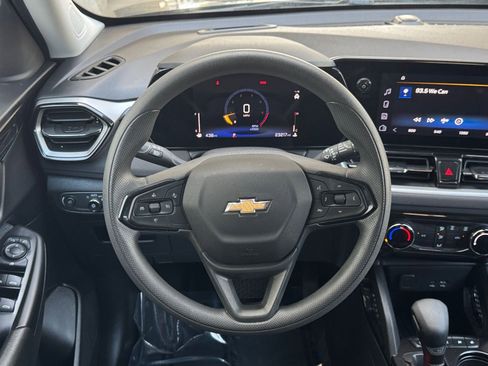 Used 2025 Chevrolet TrailBlazer LT image 25