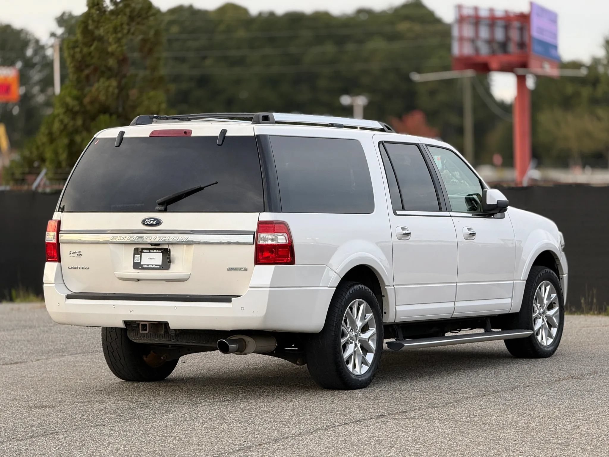 Used 2016 Ford Expedition EL Limited w/ Equipment Group 301A AWD/4WD image 9
