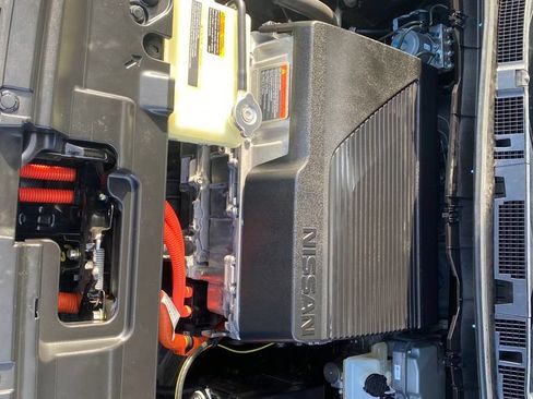 Used 2018 Nissan Leaf SV FWD image 10