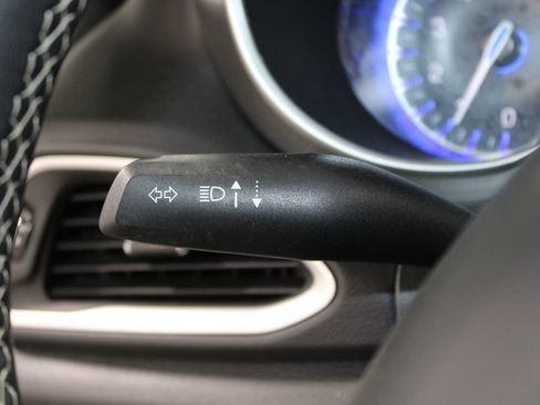 Used 2025 Chrysler Pacifica Select FWD image 24