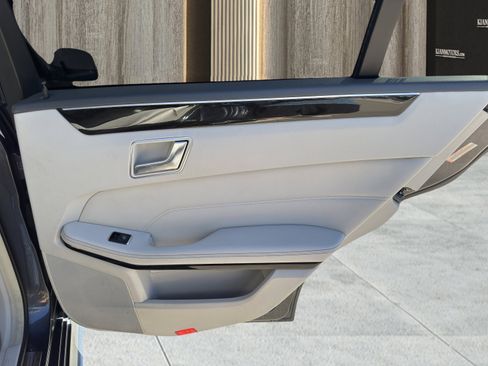 Used 2014 Mercedes-Benz E 350 Sedan image 59
