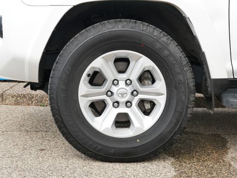 Used 2024 Toyota 4Runner SR5 Premium image 7