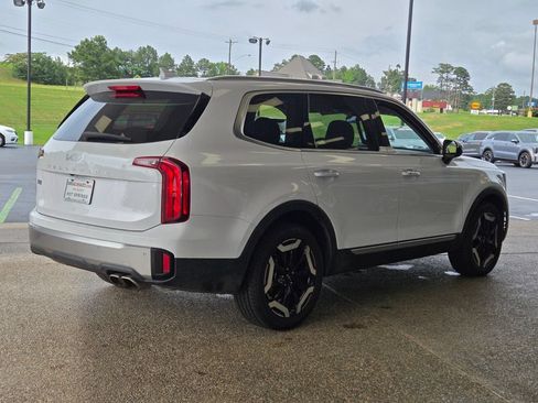 Used 2025 Kia Telluride S FWD image 5