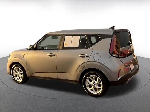Used 2025 Kia Soul LX w/ LX Technology Package image 10