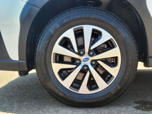 Used 2025 Subaru Outback Premium w/ Popular Package #1A AWD/4WD image 17