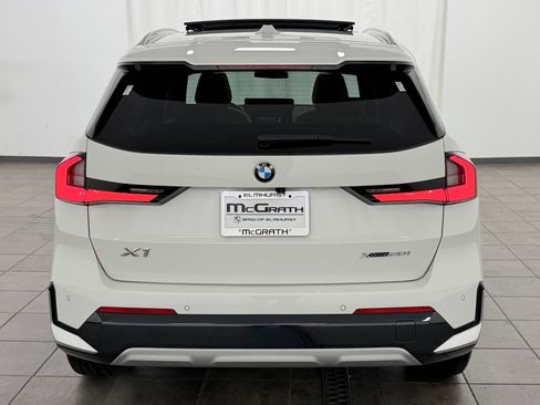 Used 2023 BMW X1 xDrive28i w/ Convenience Package AWD/4WD image 4