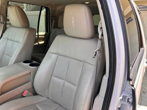 Used 2014 Lincoln Navigator 2WD image 60