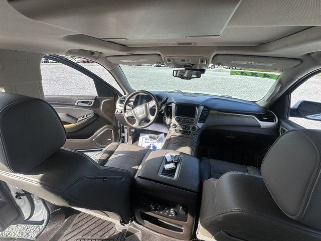 Used 2017 GMC Yukon XL Denali w/ Open Road Package AWD/4WD image 14