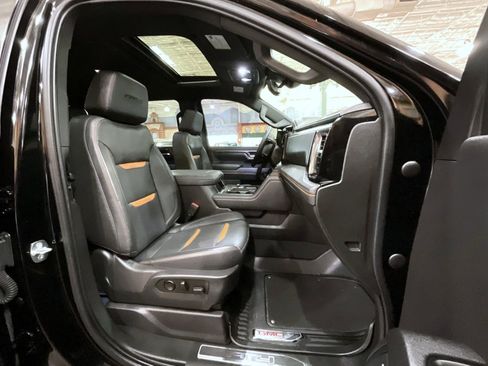 Used 2024 GMC Sierra 2500 AT4 w/ Technology Package image 15