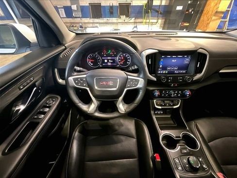 Used 2022 GMC Terrain SLT w/ Infotainment Package II AWD/4WD image 5