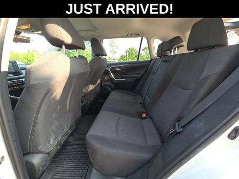 Used 2019 Toyota RAV4 XLE w/ Convenience Package FWD image 10