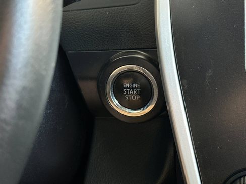 Used 2015 Toyota Camry SE w/ Moonroof Package FWD image 20