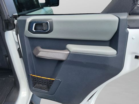 Used 2023 Ford Bronco Badlands image 26