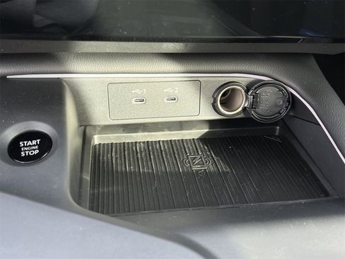 New 2026 Nissan Sentra SR image 14