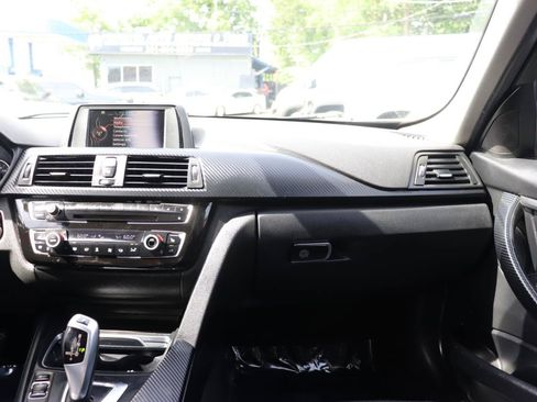 Used 2016 BMW 320i xDrive Sedan AWD/4WD image 18