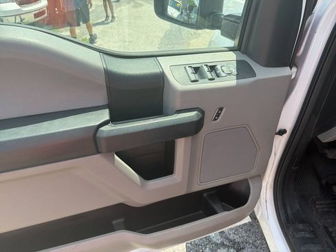 Used 2018 Ford F250 XL w/ Power Equipment Group AWD/4WD image 19