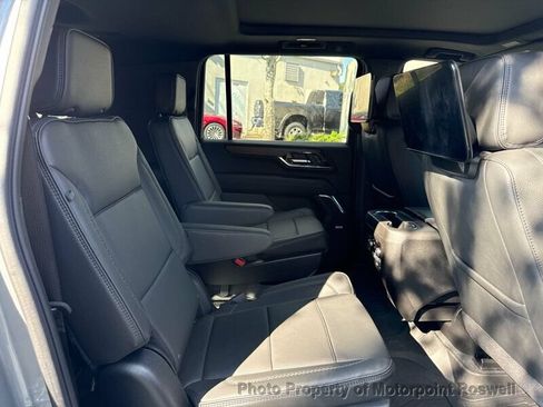 Used 2026 GMC Yukon XL Denali w/ Denali Reserve Package AWD/4WD image 16