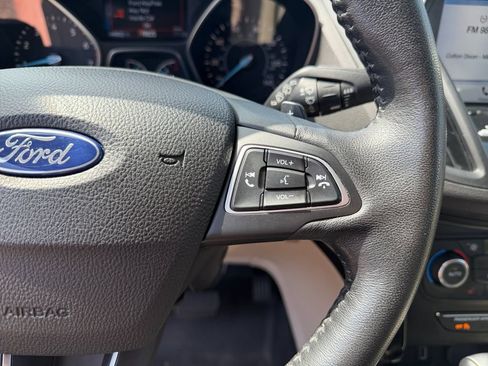Used 2017 Ford Escape Titanium AWD/4WD image 35