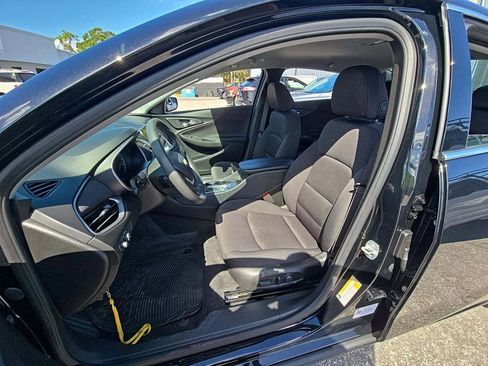 Used 2025 Chevrolet Malibu LT image 5