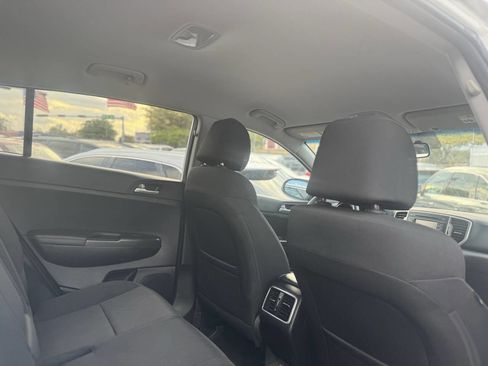 Used 2019 Kia Sportage LX FWD image 6