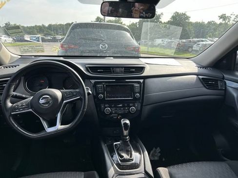 Used 2019 Nissan Rogue SV w/ Premium Package FWD image 5
