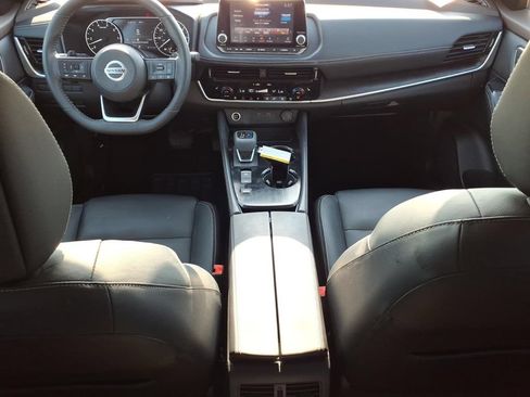Used 2021 Nissan Rogue SL FWD image 11