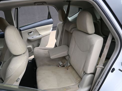 Used 2012 Toyota Prius V Five image 37