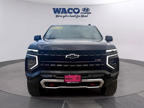 Used 2025 Chevrolet Suburban Z71 image 3