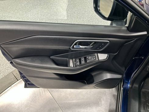 Used 2024 Nissan Rogue Platinum w/ Platinum Premium Package AWD/4WD image 14