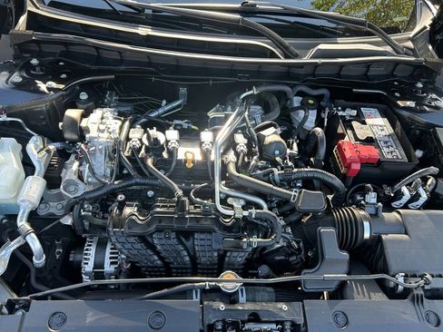 Used 2025 Nissan Altima 2.5 SR FWD image 28