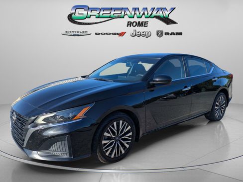 Used 2023 Nissan Altima 2.5 SV AWD/4WD image 4
