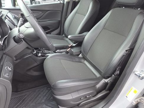 Used 2022 Buick Encore Preferred w/ Safety Package AWD/4WD image 30