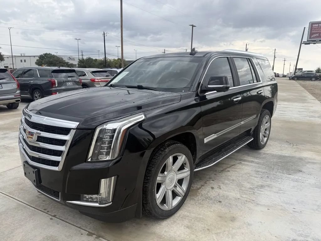 Used 2018 Cadillac Escalade Luxury RWD image 1