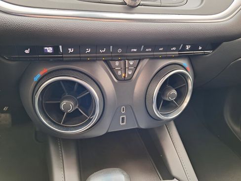 Used 2022 Chevrolet Blazer LT image 13