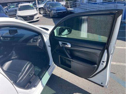 Used 2014 Lexus CT 200h w/ F Sport w/Nuluxe Interior image 8